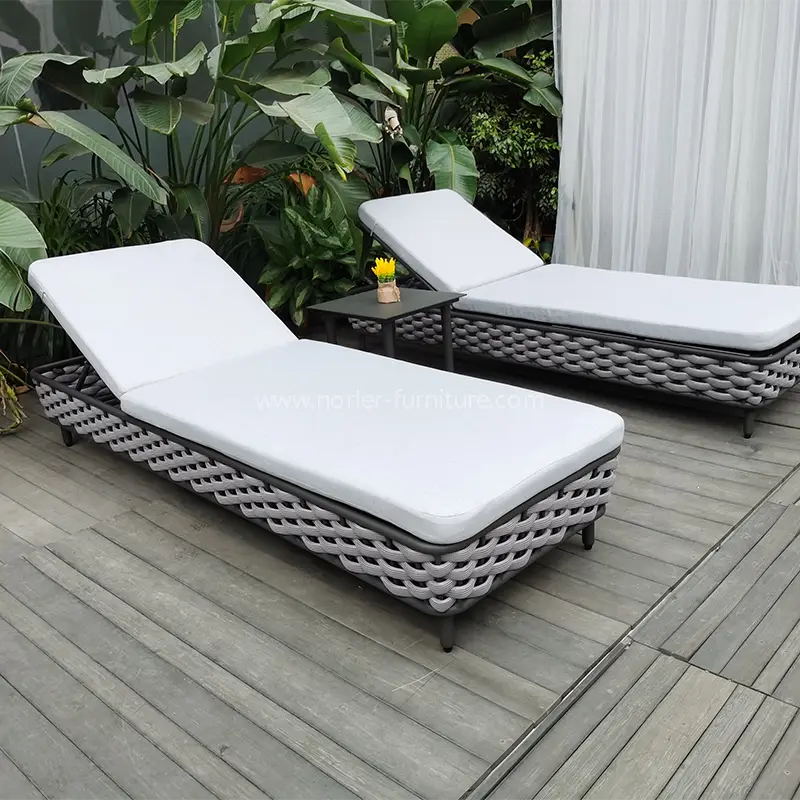 Εξωτερική άνετη rattan Weaving Sun Lounger